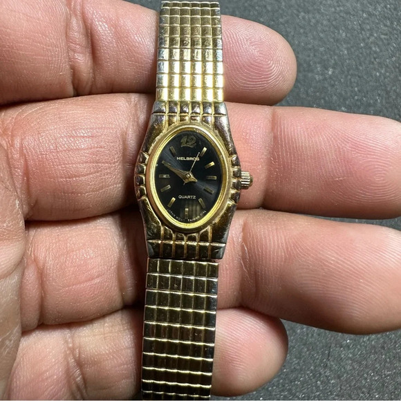 Helbros Ladies Quartz Watch Gold Tone Black Dial Stretch Band Working 26341 - Picture 1 of 10